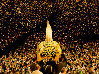 From Lisbon: Fatima Night Pilgrimage Tour with Candlelight Procession — gallery 3