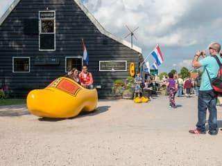 From Amsterdam: Zaanse Schans and Volendam Guided Tour — gallery 3