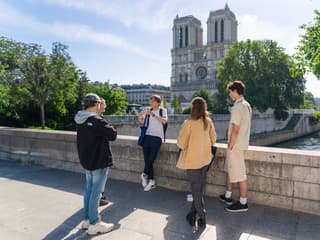 Île de la Cité Guided Tour with Sainte-Chapelle Tickets — gallery 1