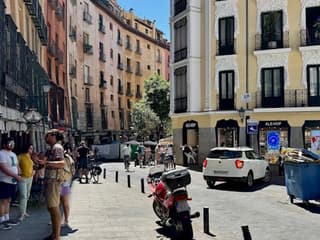 Madrid: Guided Walking Tour + Tapas Tasting & Drinks — gallery 2