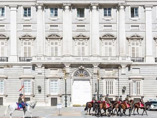 Madrid Highlights Tour & Royal Palace: Skip The Line + Guided Tour — gallery 1