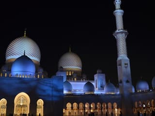 Half-Day Trip from Dubai: Sheikh Zayed Grand Mosque Express Entry — gallery 3