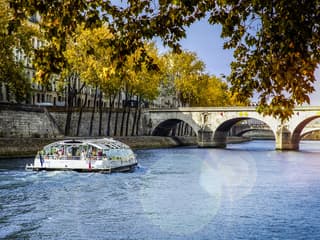 Batobus: Seine River Hop-on Hop-off Boat Tour — gallery 2