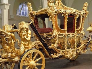 PG Tips Afternoon Tea + Sightseeing Bus Tour with Buckingham Palace State Rooms — gallery 3