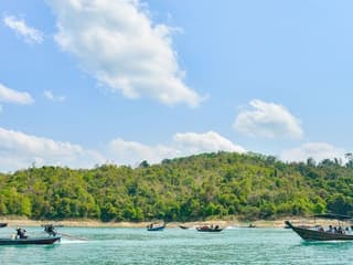Khao Sok Cheow Lan Lake: Guided Day Tour from Krabi + Lunch — gallery 3