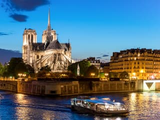 Maxim's Seine River Dinner Cruise with Live Music and Bistro Menu — gallery 2