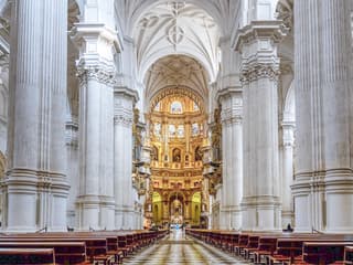 3-Hour Guided Tour of Granada: Cathedral, Royal Chapel & Silk Market — gallery 1