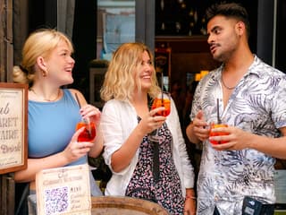 Rome Pub Crawl: Interactive Night Tour with Games & Karaoke — gallery 2