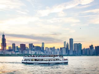 90-min Scenic Sunset Lake Michigan Cruise by Wendella — gallery 1
