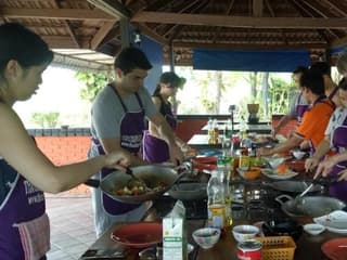 Krabi: Classe de cuina guiada a l'Escola Thai Charm Cooking + Trasllats, Thai Charm Cooking School, Krabi