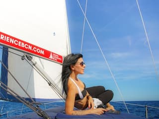 Barcelona: Sailing Experience with Yoga and Healthy Brunch — gallery 1