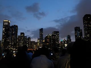 Lake Michigan & Chicago River: 1.5-Hr Night Sightseeing Cruise — gallery 3