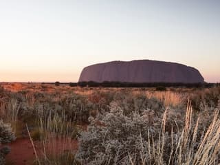 Uluru: Sunrise Tour + Transfers + Audio Guide + Breakfast — gallery 1
