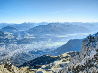 سفر رفت و برگشت با قطار کابلی: اینسبروک به هونگربرگبان, Innsbruck