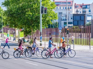 3.5-Hour Guided Bike Tour of Berlin Wall — gallery 1
