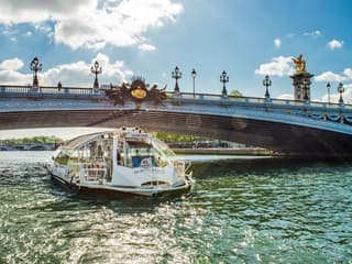 Batobus: Seine River Hop-on Hop-off Boat Tour — gallery 1