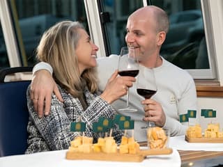 Amsterdam: Canal Cruise with Wine and Cheese — gallery 3