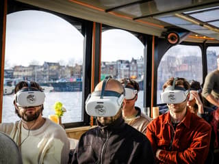 Amsterdam: 75-Min Canal Cruise with Historic VR Experience — gallery 1