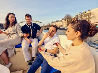 Amsterdam: 1-Hour Smoke-Friendly Cloud Boat Tour — gallery 3