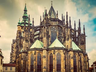 ทัวร์ชมบริเวณภายนอกปราสาทปรากพร้อมบัตรเข้าชม, Charles IV statue, ปราก