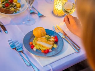 Amsterdam: 2-Hour Dinner Cruise with 4-Course Menu and Drinks — gallery 1