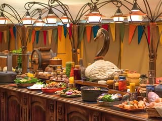 From Auckland: Hobbiton & Te Puia Tour with Festive Lunch & Hangi Dinner Buffet — gallery 3