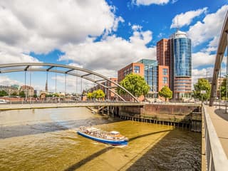 2-Hour Harbor Cruise in Hamburg with Live Commentary in German — gallery 1