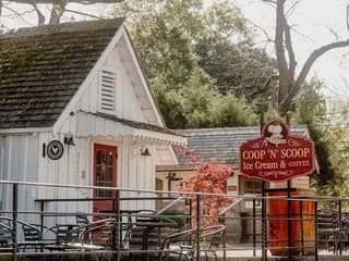 Journey to Jubilee Historic Tour + Wine Tasting — gallery 1