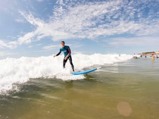 2-Hour Group Surf Lesson in Carcavelos Beach — gallery 3