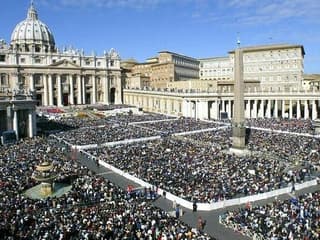 Vatican Papal Audience Reserved Spot Small-Group Guided Tour Spain