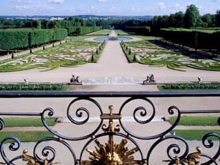 Champs-sur-Marne Château and Gardens