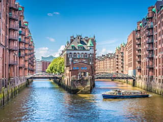 2-Hour Harbor Cruise in Hamburg with Live Commentary in German — gallery 2