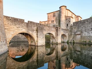 บัตรเข้าชมทัวร์หอคอยและกำแพงแห่งไอก์-มอร์ท, Pl. Anatole France, 30220 Aigues-Mortes, France, Provence
