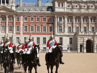 Changing of the Guard: Guided Tour — gallery 1
