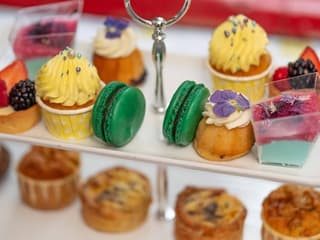 Brigit's Bakery London: Afternoon Tea + Cocktail Bus Tour — gallery 3