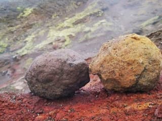 Mount Vesuvius: Entry Ticket + Guidebook
