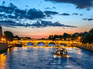 1-Hour Paris Illuminated Evening Sightseeing Cruise — gallery 3