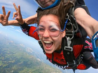Interlaken: Airplane Skydiving Experience