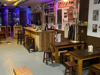 El Hachazo Madrid: Axe Throwing Session + 1 Drink — gallery 3