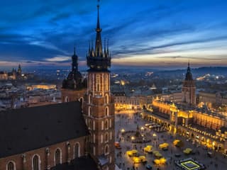 Krakow: Old Secrets, Tales & Kings Evening Guided Tour