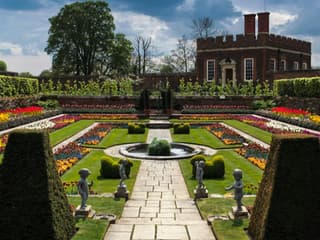 Hampton Court Palace, Gardens & Maze: Entry Ticket + Audio Guide — gallery 1
