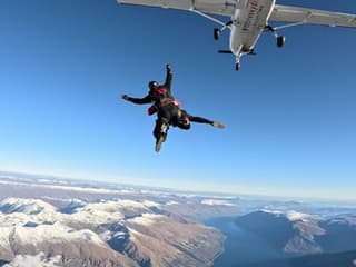 NZONE: Skydive Up to 9,000ft — gallery 1