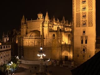 Seville Cathedral: Guided Night Tour with Light & Sound Show — gallery 2