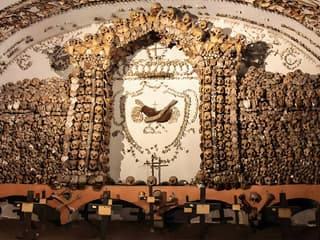 Capuchin Crypt, Christian Catacombs & San Martino ai Monti Tour with Transfers — gallery 1