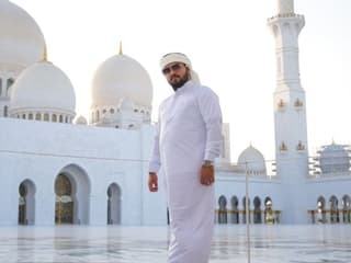 Half-Day Trip from Dubai: Sheikh Zayed Grand Mosque Express Entry — gallery 1