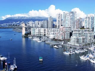 Vancouver: Hop-On-Hop-Off Bus Tour — gallery 1