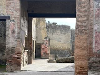 Ercolano: Roundtrip To/From Naples by Bus — gallery 2