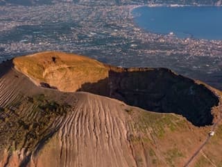 Mount Vesuvius: Skip The Line Ticket + Roundtrip from Naples — gallery 1