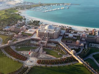 Discover Abu Dhabi: Premium Multilingual Guided Tour with Hotel Transfers — gallery 1