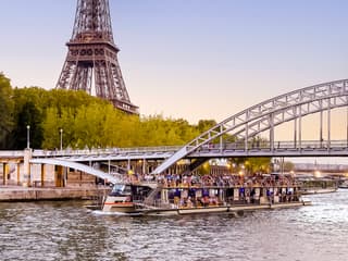 Seine River 1-Hour Sightseeing Cruise from the Eiffel Tower — gallery 1
